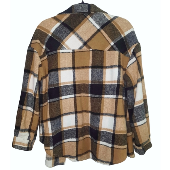 Oversized Plaid Shacket - Picture 2 of 11
